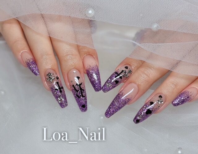 🌟 推しネイルで指先から応援！紫グラデーション×ブラックアートで魅せる💜