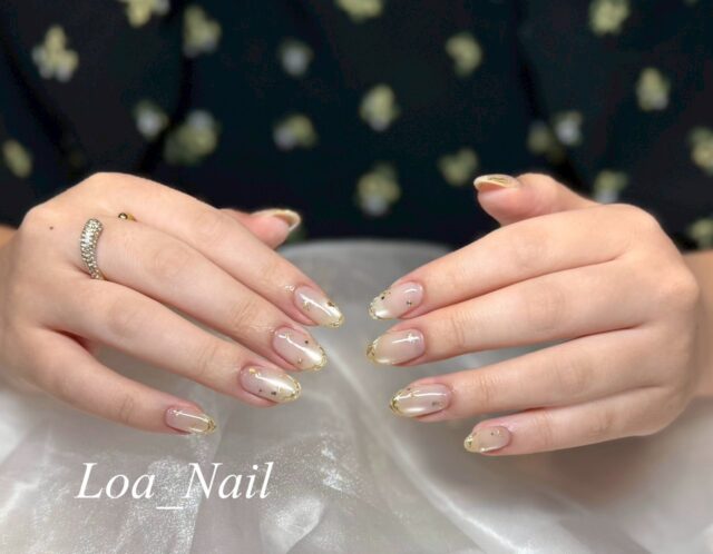 秋冬の光を味方に！！マグネット×ミラーフレンチ💅