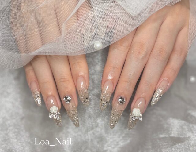 💎エレガントに輝くブライダルネイル💎どうですか⁈